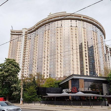White Apartment In 12 Floor Одесса Экстерьер фото