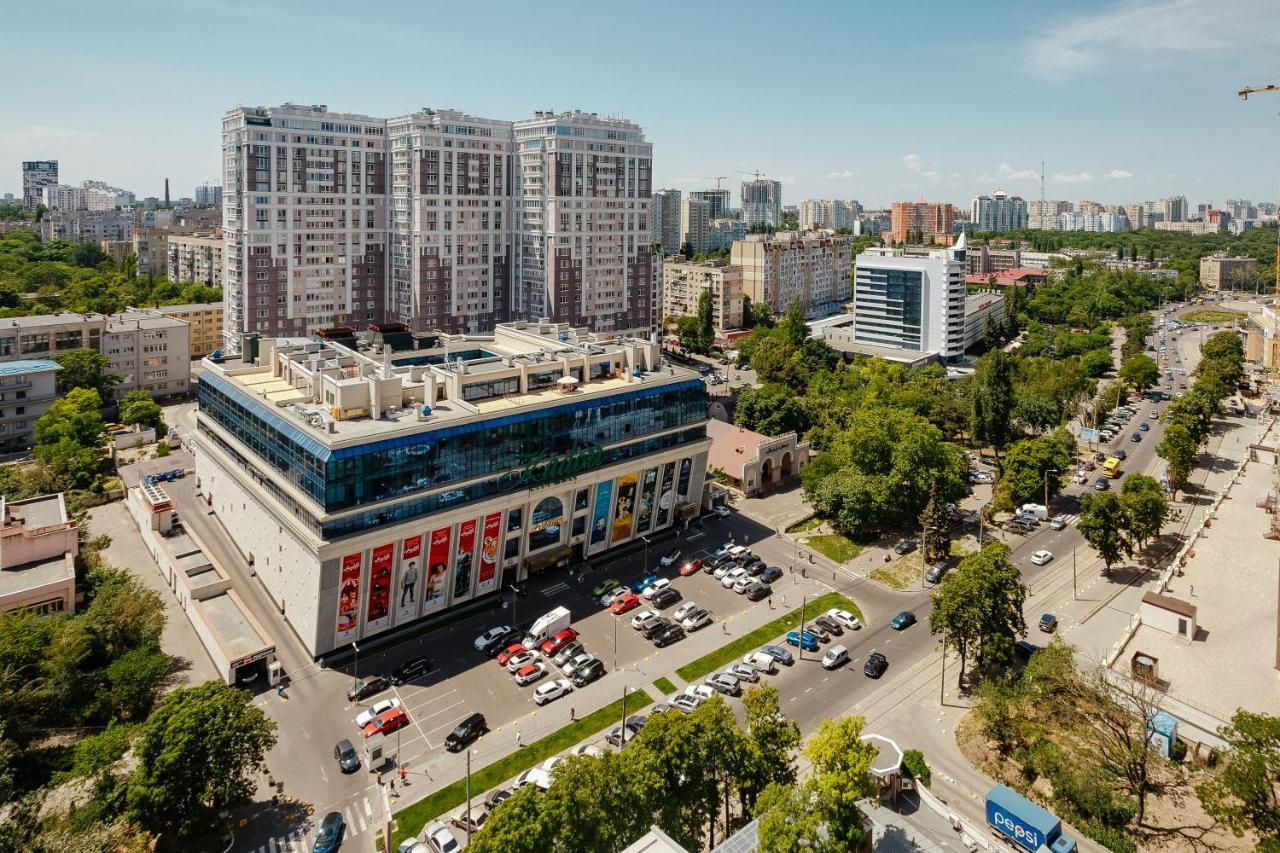White Apartment In 12 Floor Одесса Экстерьер фото
